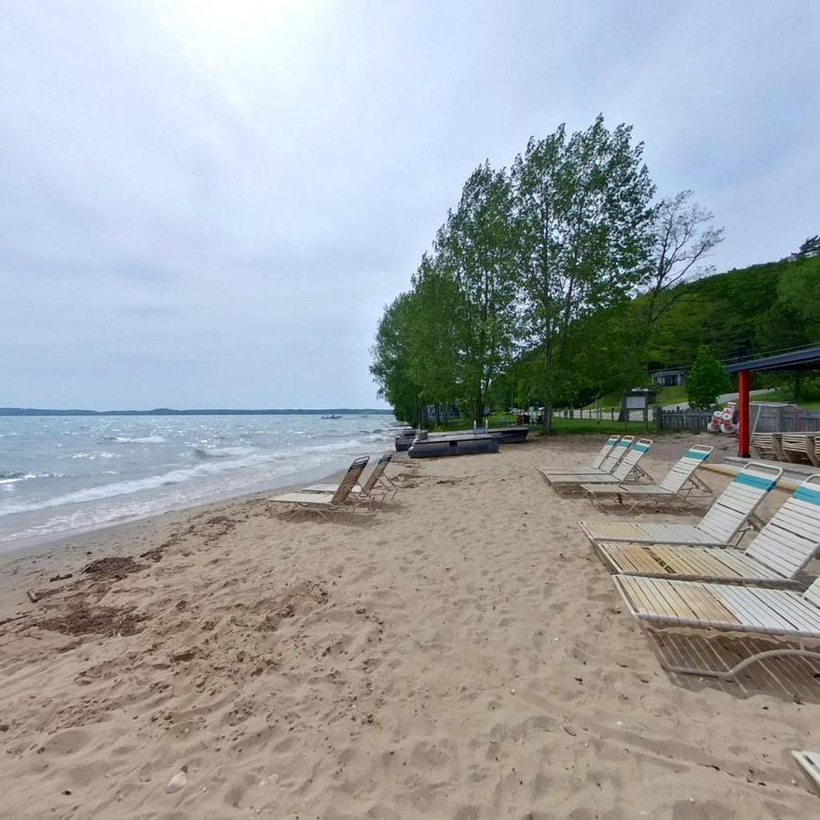 Chimney Corners Resort Франкфорт Екстер'єр фото